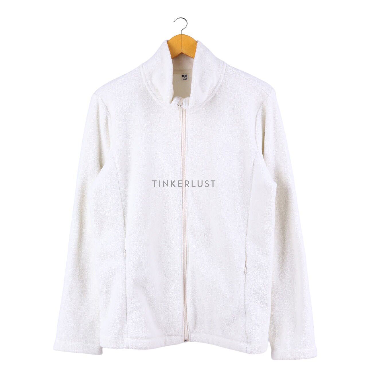 pakaian outerwear jaket UNIQLO White Jacket Tinkerlust